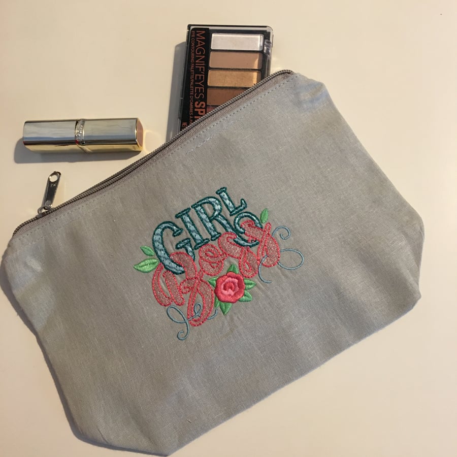 Make up bag embroidered - Girl Boss