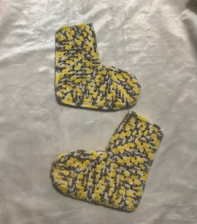 Crochet socks, bed socks, socks