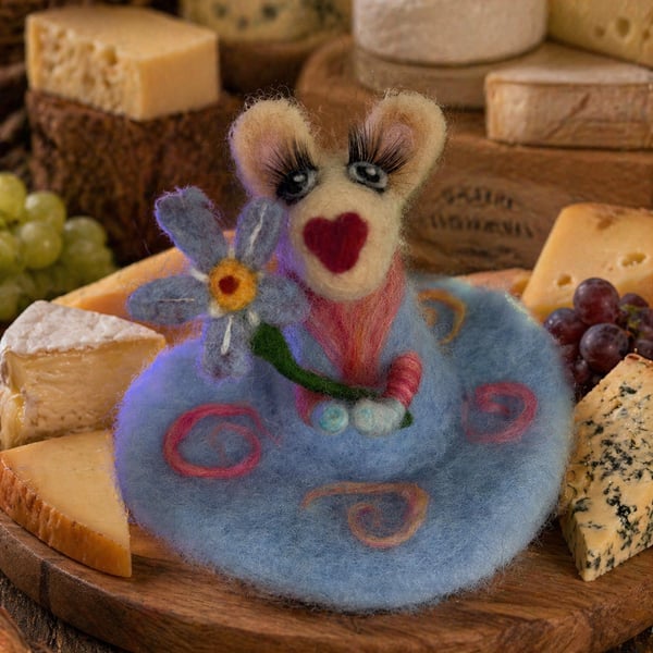 Needle Felted Mouse, Felt Mouse, Wool Mouse, Forget me Not Mouse