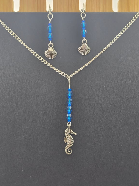 Seahorse and shell jewellery set