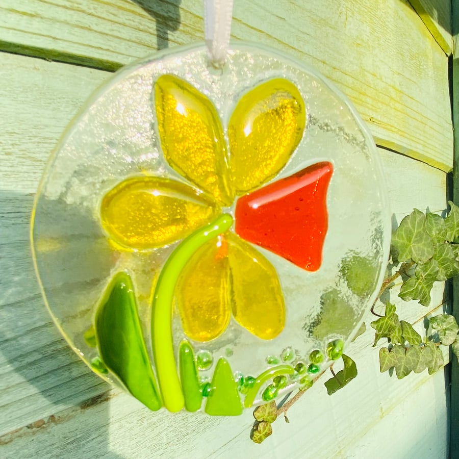 Fused glass daffodil sun catcher 