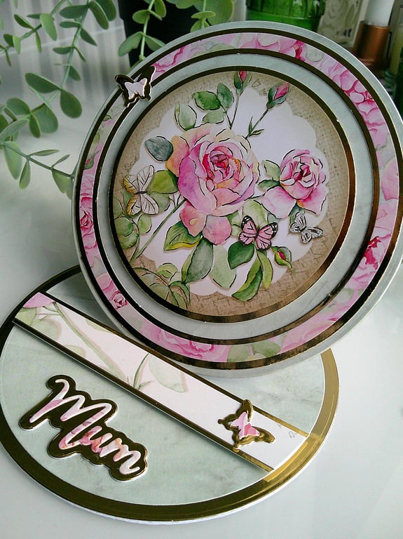 Mum - Round Easel Birthday Card