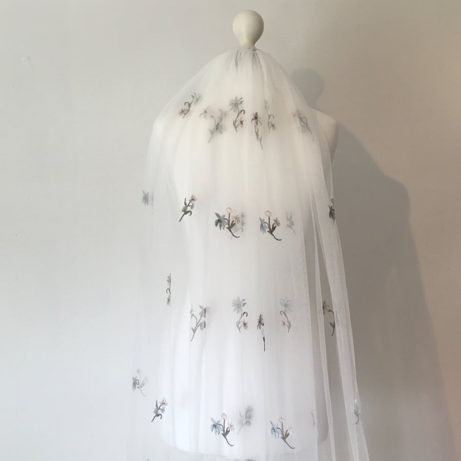 Gardenia - Floral White Wedding Veil With Embroidered Flowers 