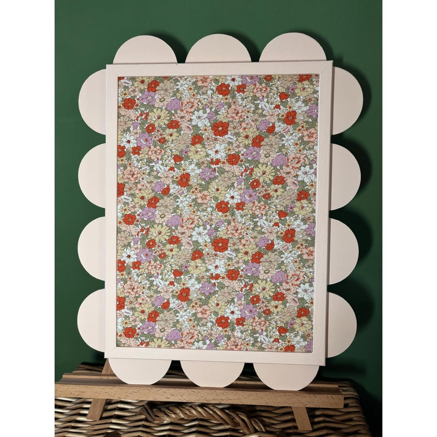 The Portobello: Handmade Luxury Picture Board With Pale Pink Scalloped Edges 