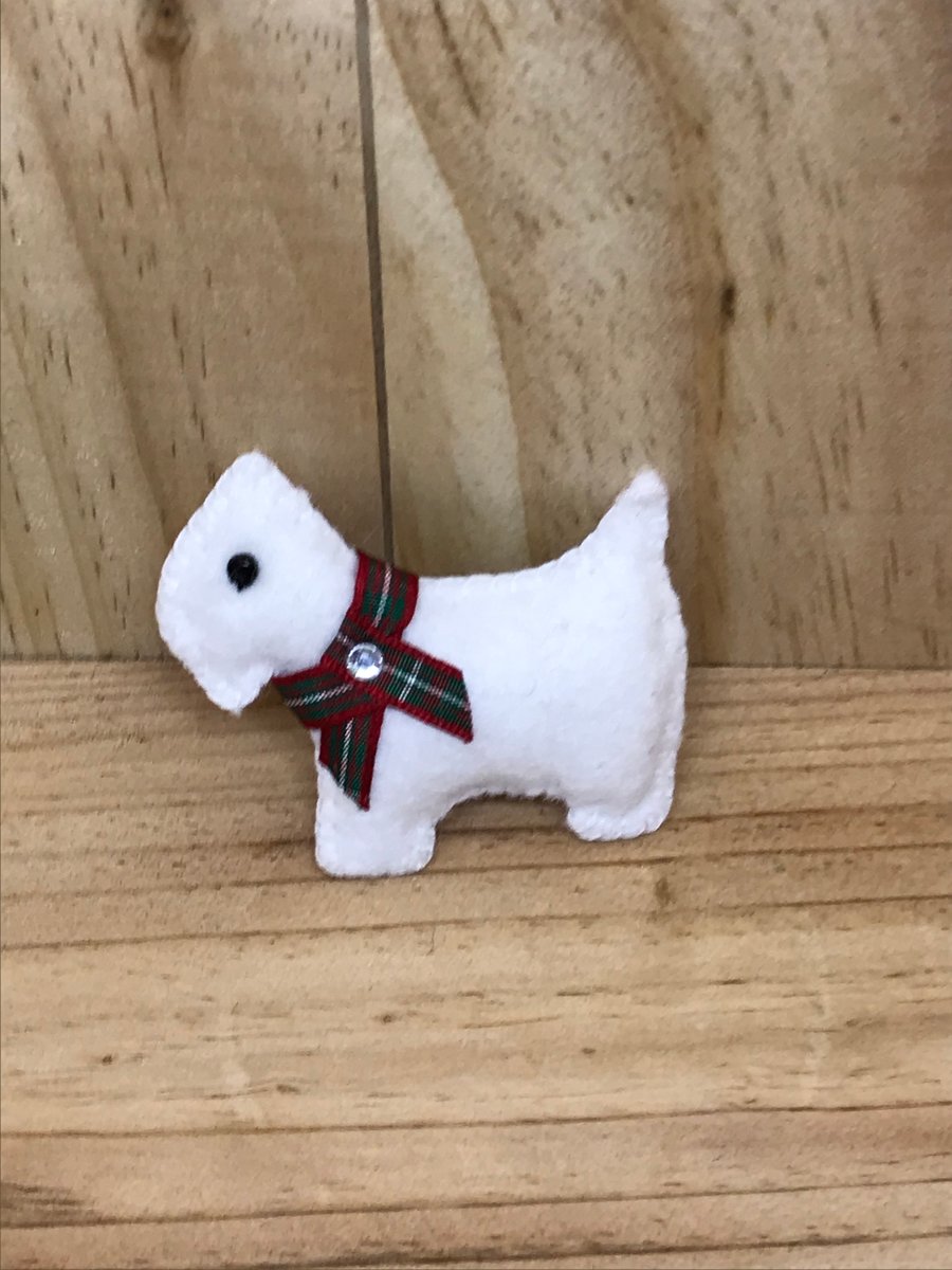 Felt Westie Dog Brooch.  (067)