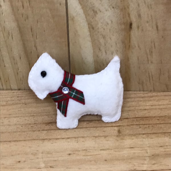 Felt Westie Dog Brooch.  (067)