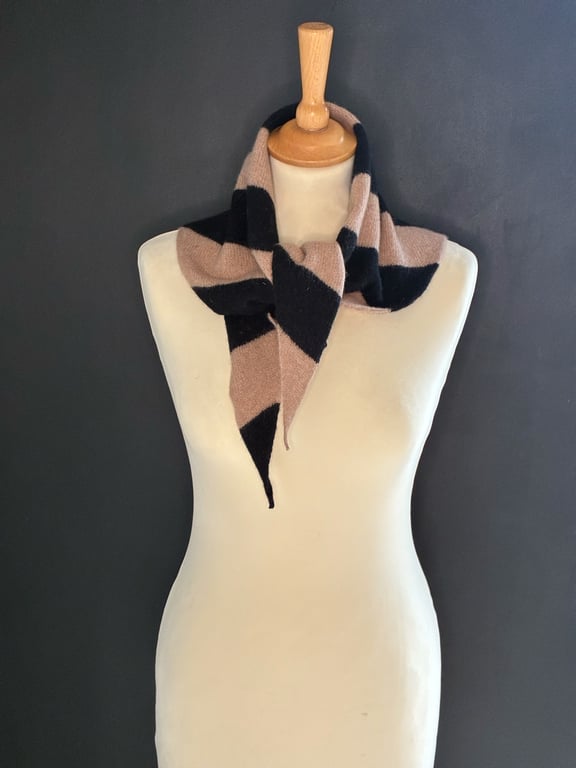 Triangle Scarf - Camel & Black