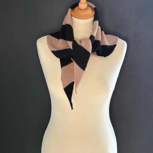 Triangle Scarf - Camel & Black