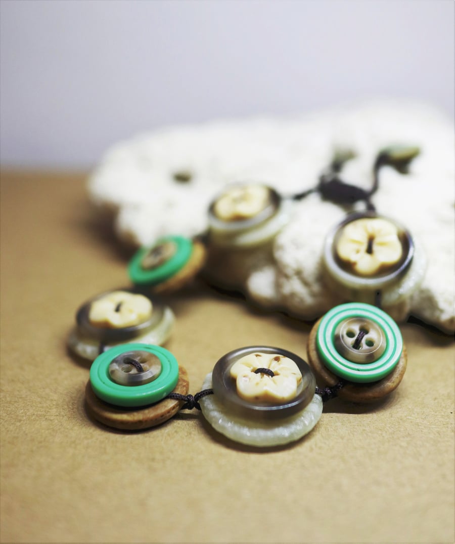 Biscuit beige & turquoise green color theme - Vintage Button Adjustable Bracelet