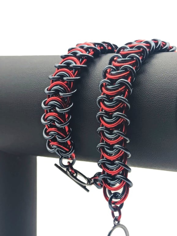 Black and Red Chainmaille Vertebrae Weave Bracelet For Men and Women