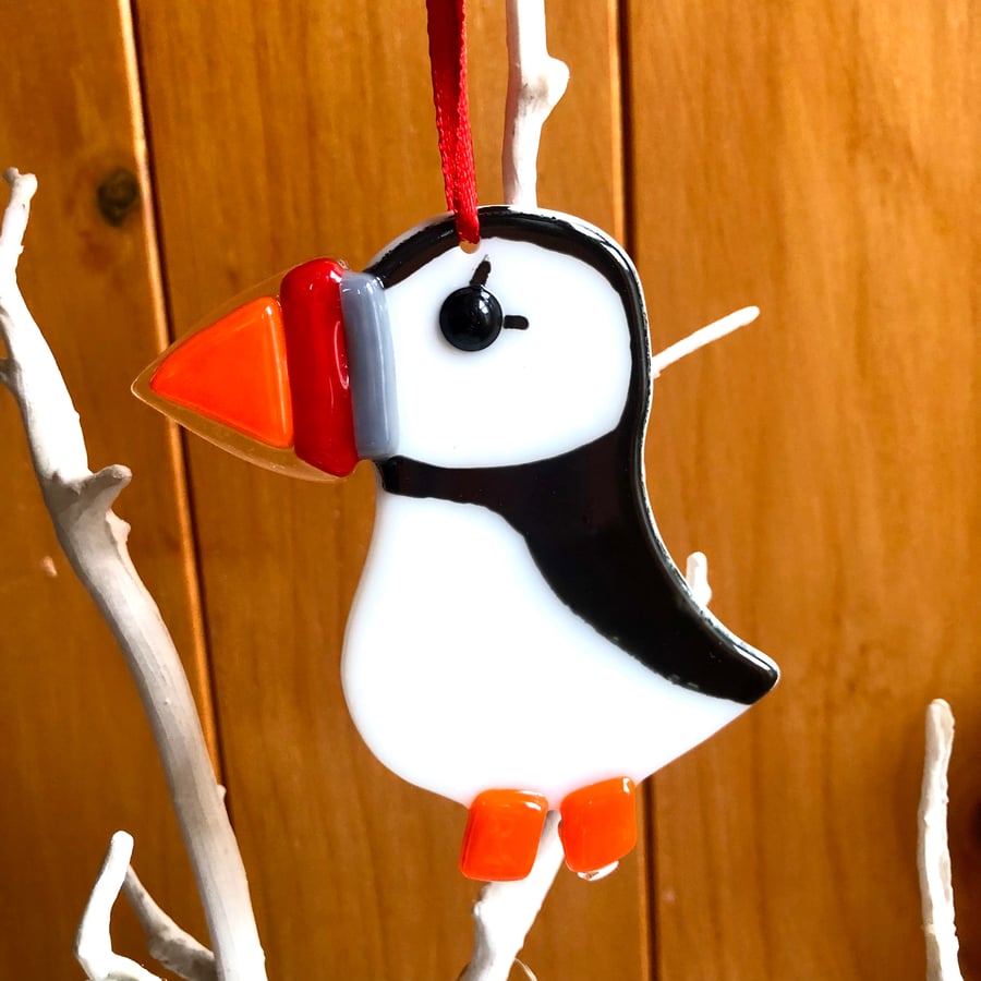 1 fused glass cute unique puffin hanging decoration or fridge magnet 