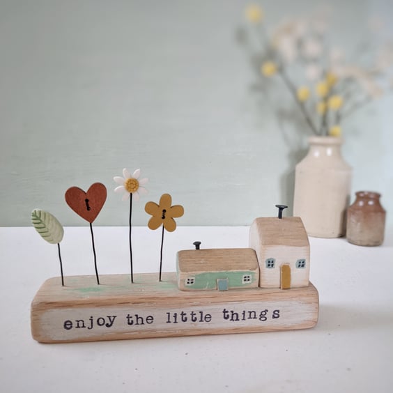 Little Wooden Houses with Clay & Button Garden 'Enjoy the little things'