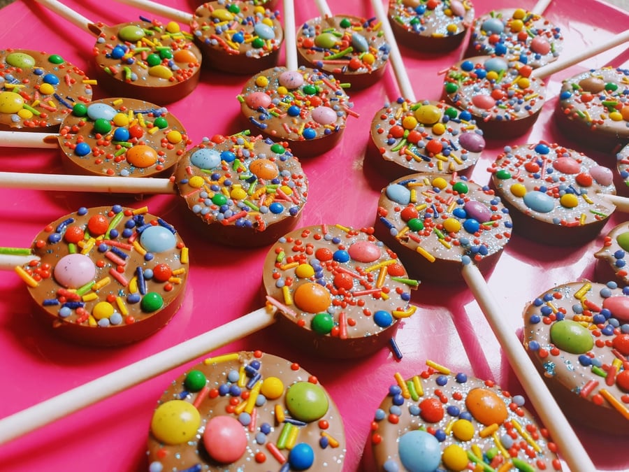 30 x HANDMADE BITESIZE CHOCOLATE LOLLIPOPS - PERSONALISED