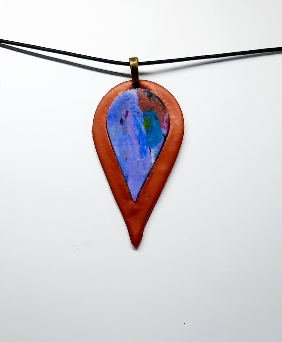 Teardrop pendant 