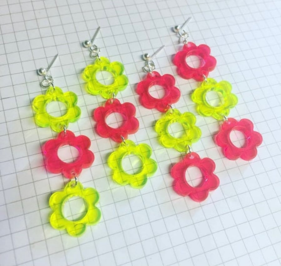 Fluorescent Retro flower earrings 