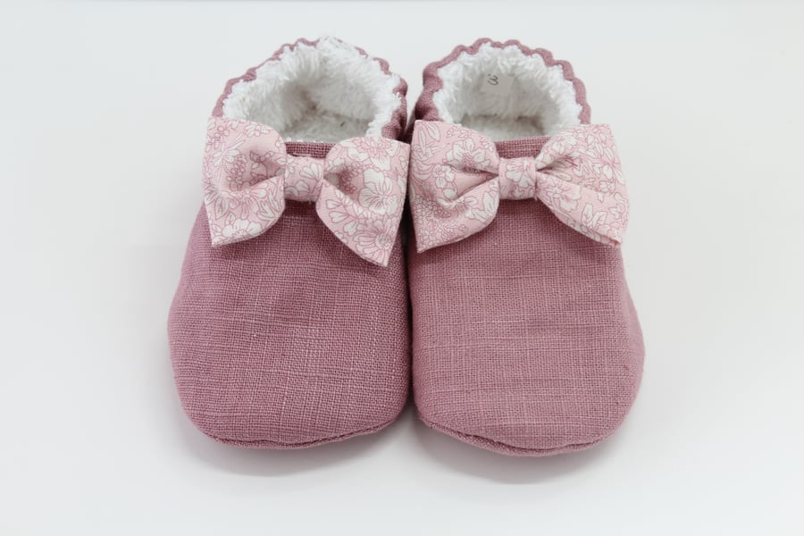 6-9 months baby shoes, baby girls shoes, linen baby shoes with Liberty bow.