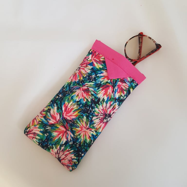 Snap pouch glasses case in pink
