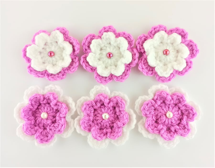 Crochet flowers - A set of 6 pink and white crochet flowers