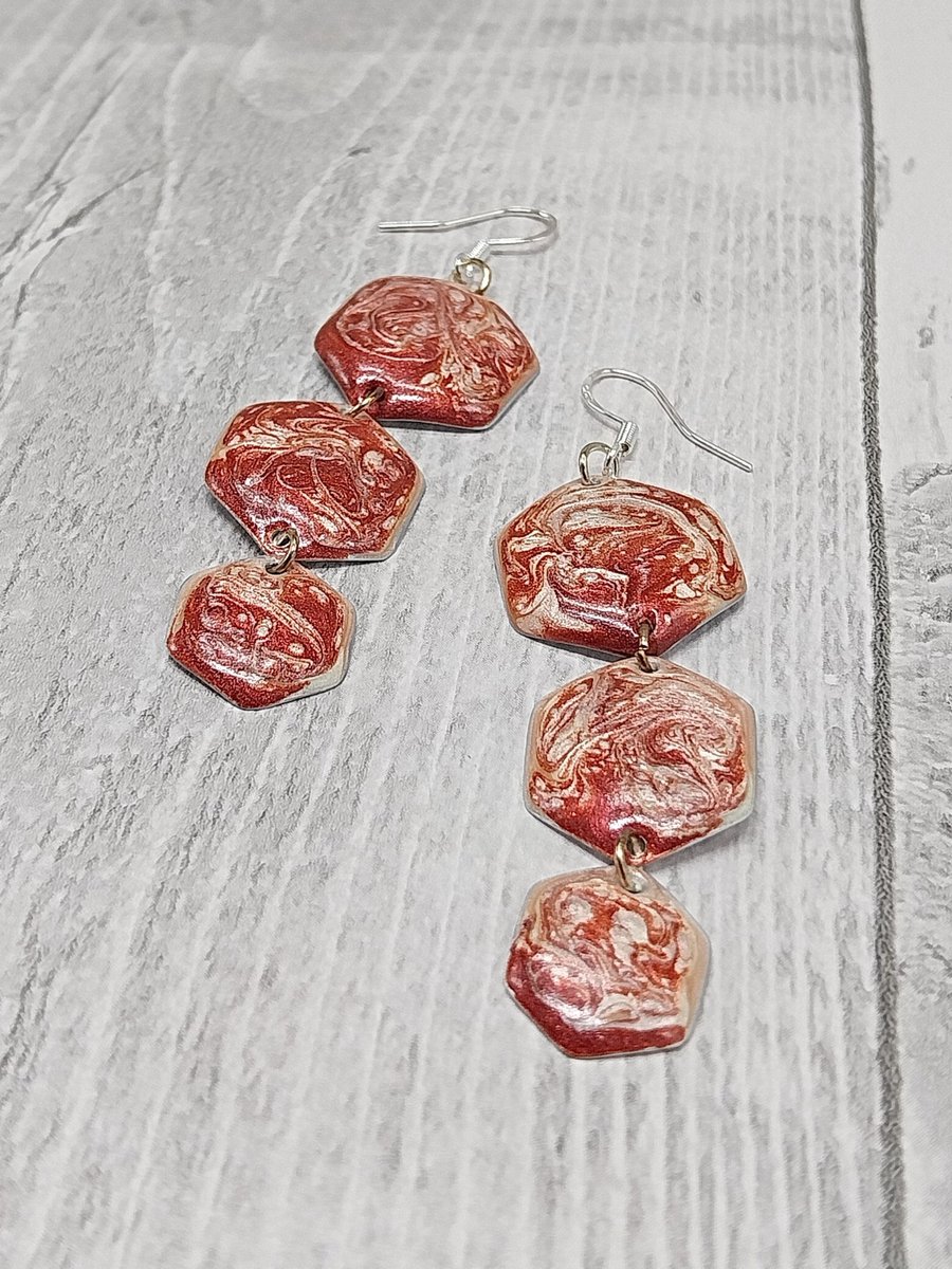 Lightweight Aluminium Tin 3-Tiered Hexagon Dangle Earrings, Marbled Pink Tones
