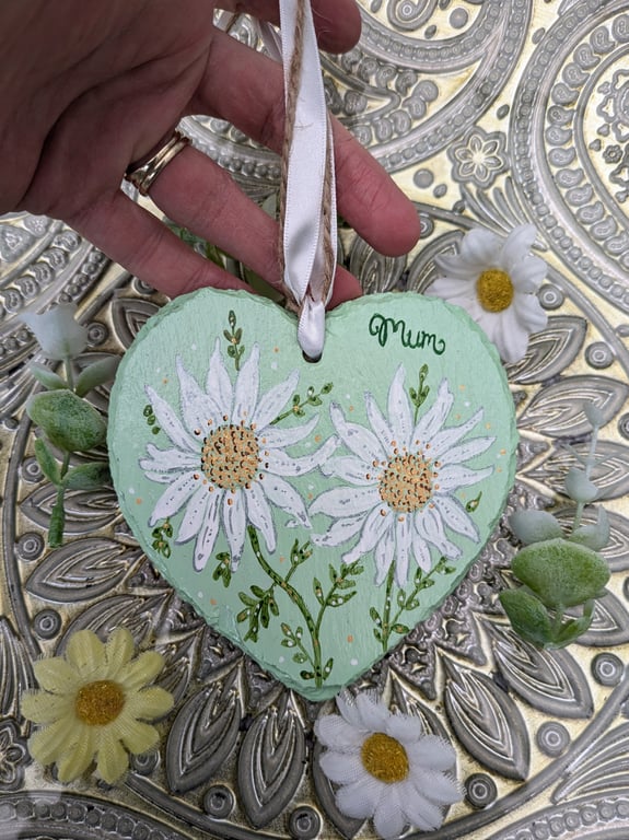 Daisy Mum hand-painted slate heart decoration 