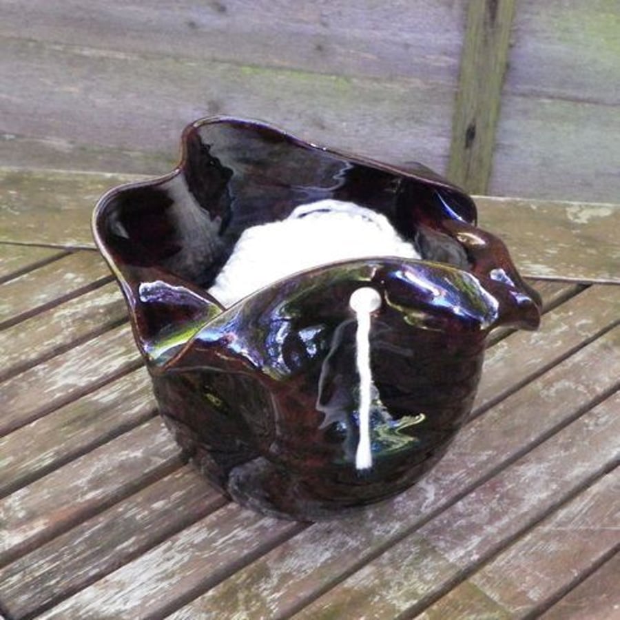 Knitting or crochet wool / yarn bowl.