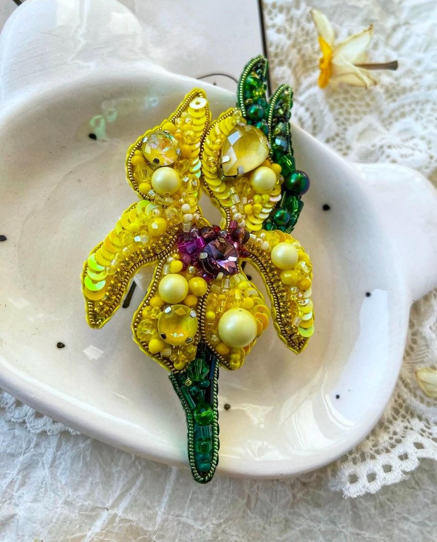Yellow Iris Flower Brooch - Handcrafted Beaded Jewelry - Elegant Beaded Iris Pin