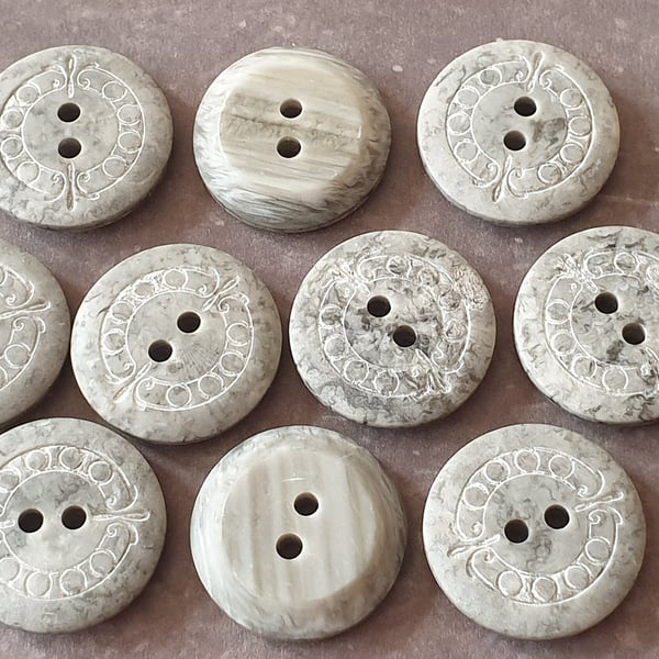 13 16" 20.3mm 32 Ligne GREY Stone look (Polyester) Laser detailing x 6 buttons