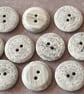 13 16" 20.3mm 32 Ligne GREY Stone look (Polyester) Laser detailing x 6 buttons