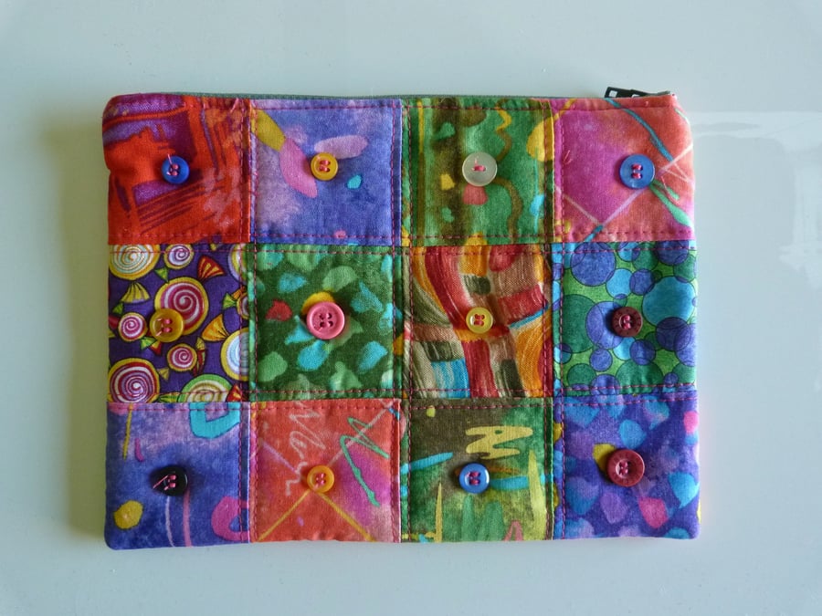 Patchwork Quilted Zipped Purse. Fully Lined with Button Embellishment.