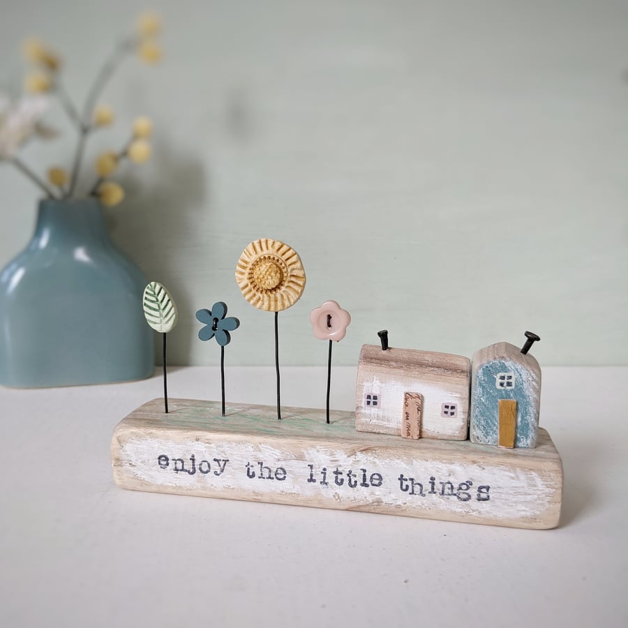 Little Wooden Houses with Clay & Button Garden 'Enjoy the little things'