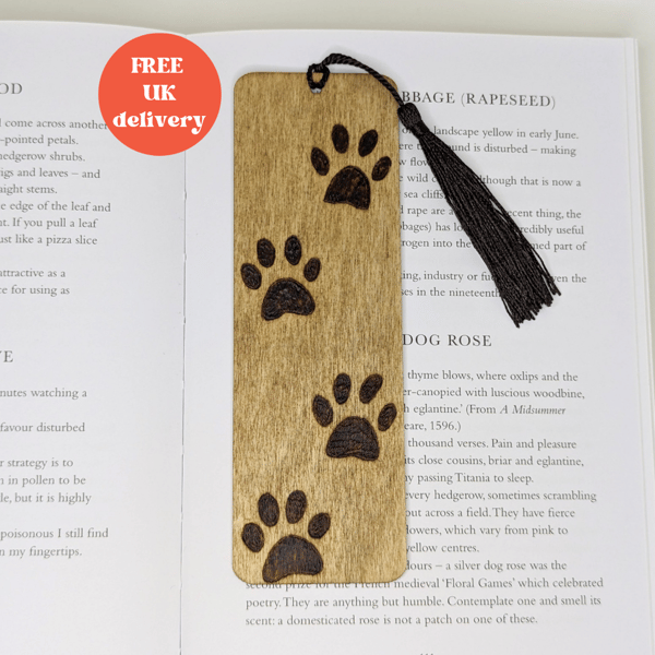 Wooden bookmark with pyrography paw print design, dog or cat lover gift, unisex