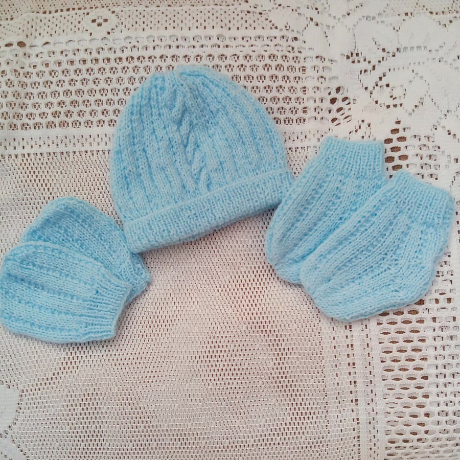 3 Piece Cabled Hat Set for Babies from Premature to 6 Months, Prem Baby Sizes