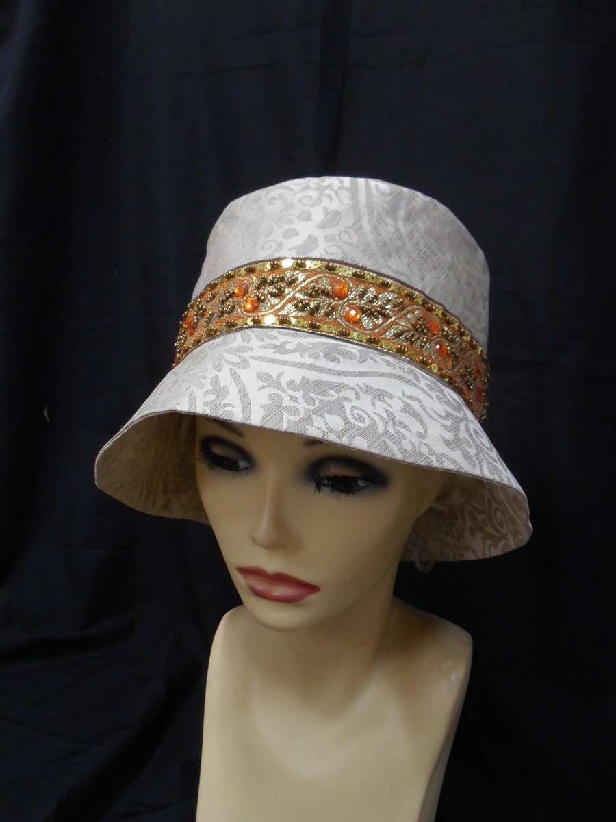 Vintage style cream brocade 1950's look bucket hat. Large size