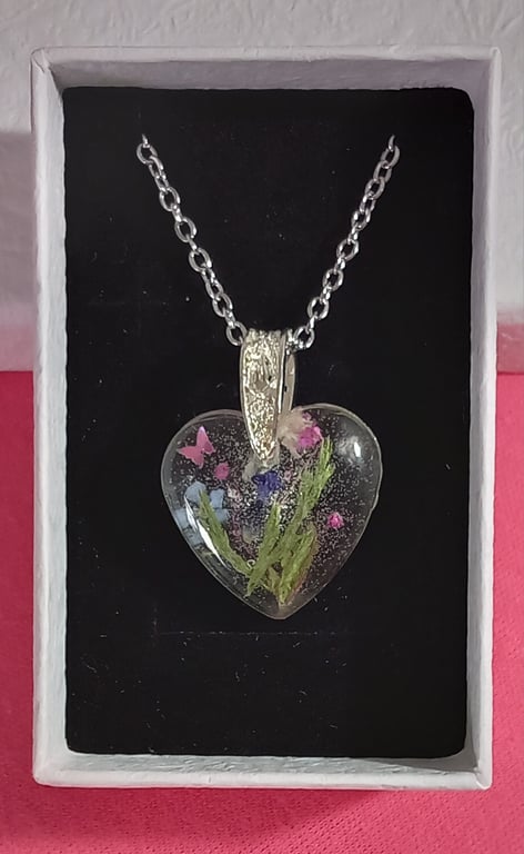 Dried flower Heart resin necklace, Silver Heart pendant