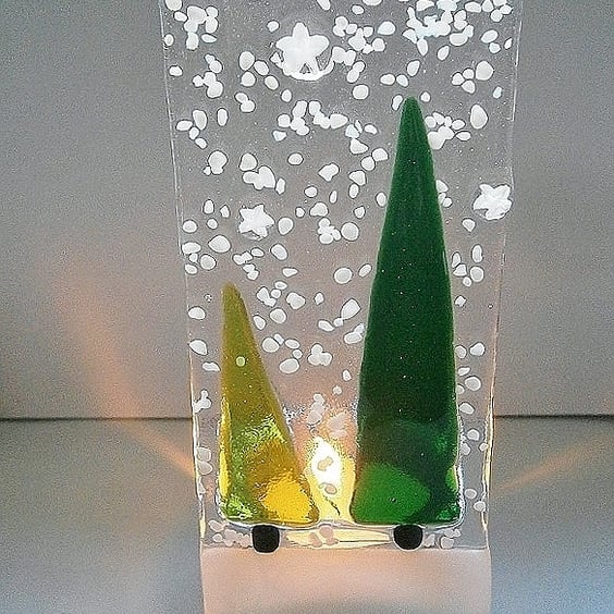 Festive Fused glass Green Christrmas tree candle or tealight holder