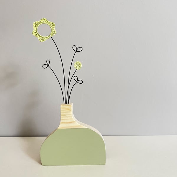 Forever Flowers in wooden vase small - Fennel