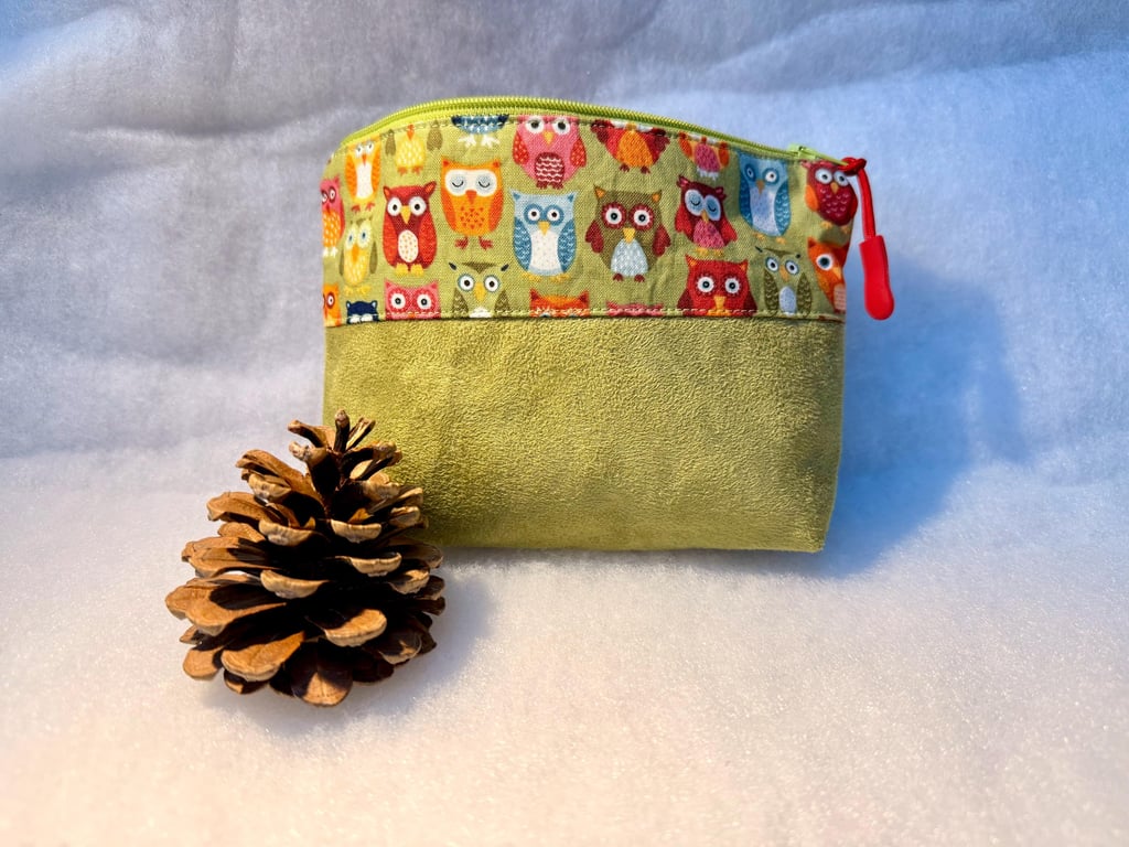 Multicoloured owls - Small zipped pouch for makeup, cosmetics, medication, etc..
