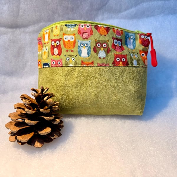 Multicoloured owls - Small zipped pouch for makeup, cosmetics, medication, etc..