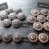 15mm 916" 24L REVERSIBLE Wood look polyester Buttons