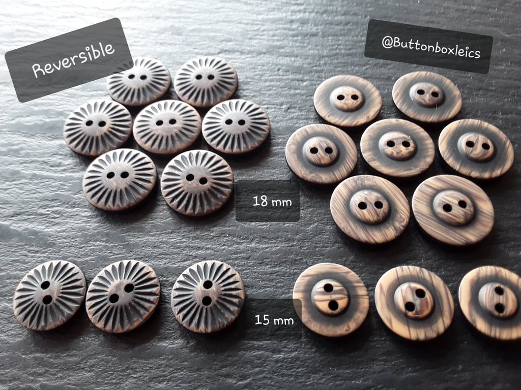15mm 9 16" 24L REVERSIBLE Wood look polyester Buttons