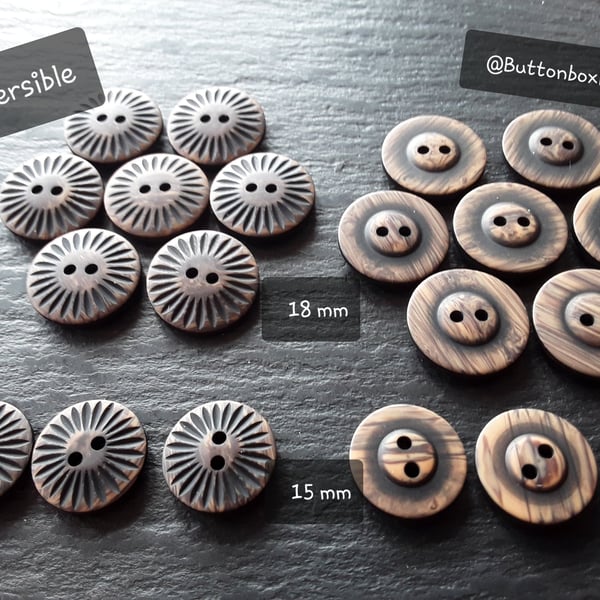 15mm 9 16" 24L REVERSIBLE Wood look polyester Buttons