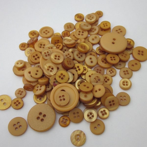 40g Mixed Tan Brown Buttons