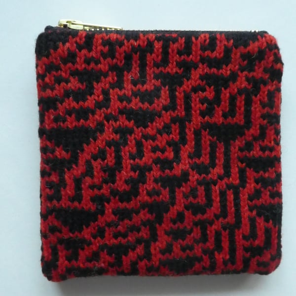 Rule 30 coin purse - black and red