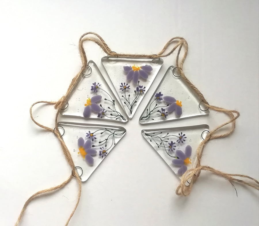 Fused Glass Daisy Bunting: Lilac Garden Garland