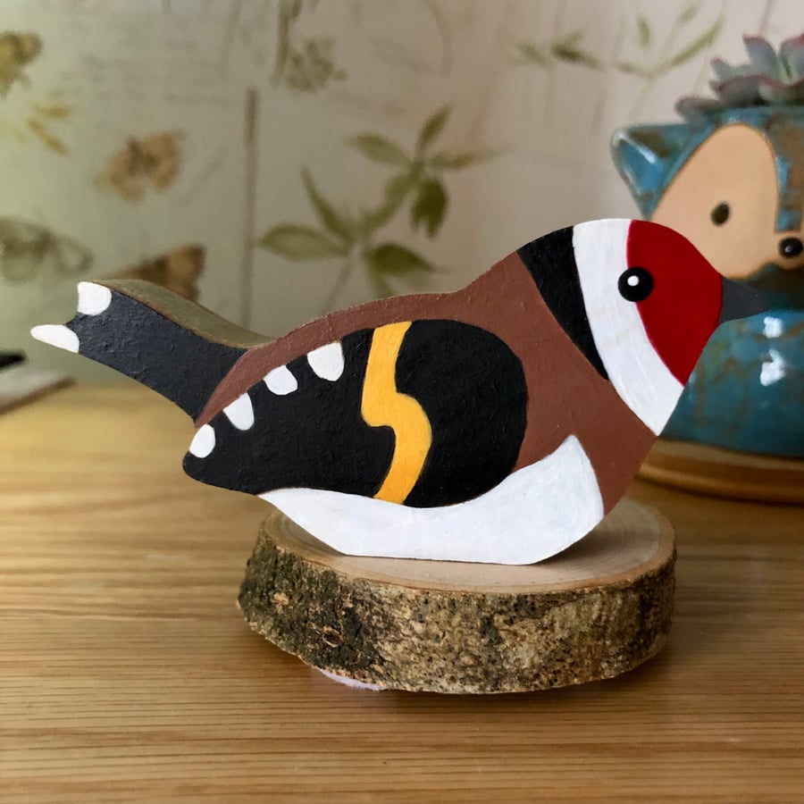 Freestanding Goldfinch