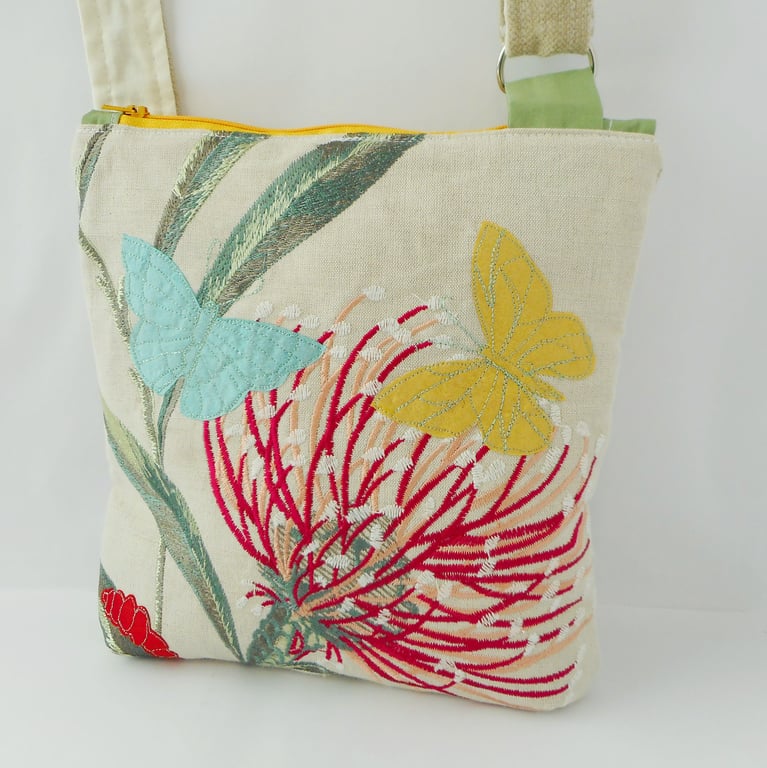 Linen and silk crossbody bag with zipped fastening