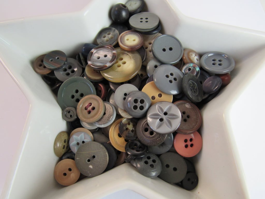 50g Mixed Vintage Brown Craft Buttons