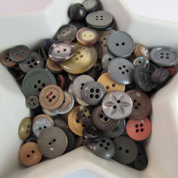50g Mixed Vintage Brown Craft Buttons