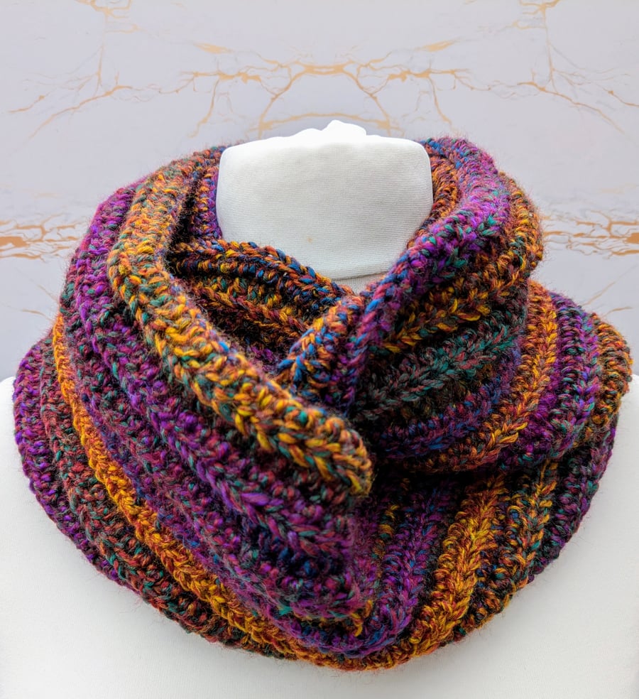 Crochet infinity scarf