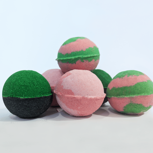 Villainous - 6 Colourful Foaming Bath Bombs